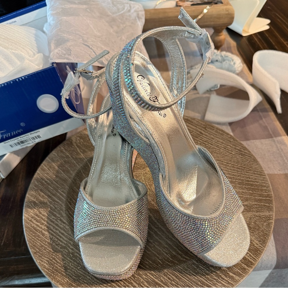 Valenti Franco Rhinestone Wedges New